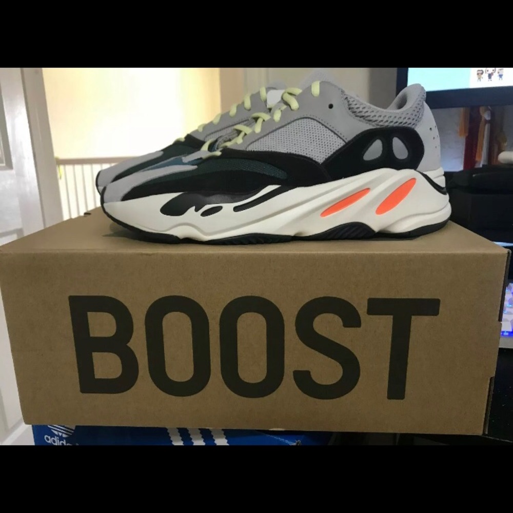Yeezy 700 wave runner